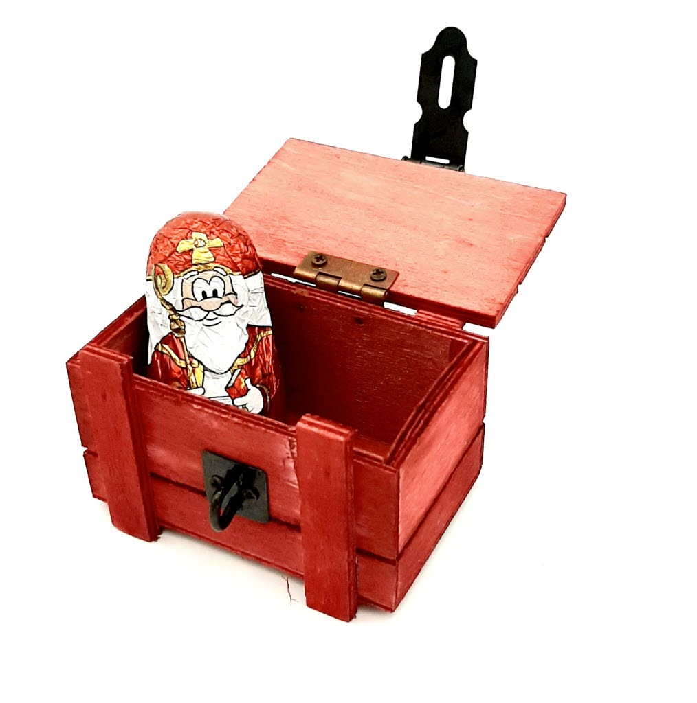 Mini houten kistje met Sint vulling