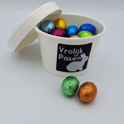 Snoepbeker met 200 gram Paaseitjes