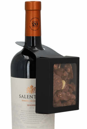 Doosje hangend aan een wijnfles